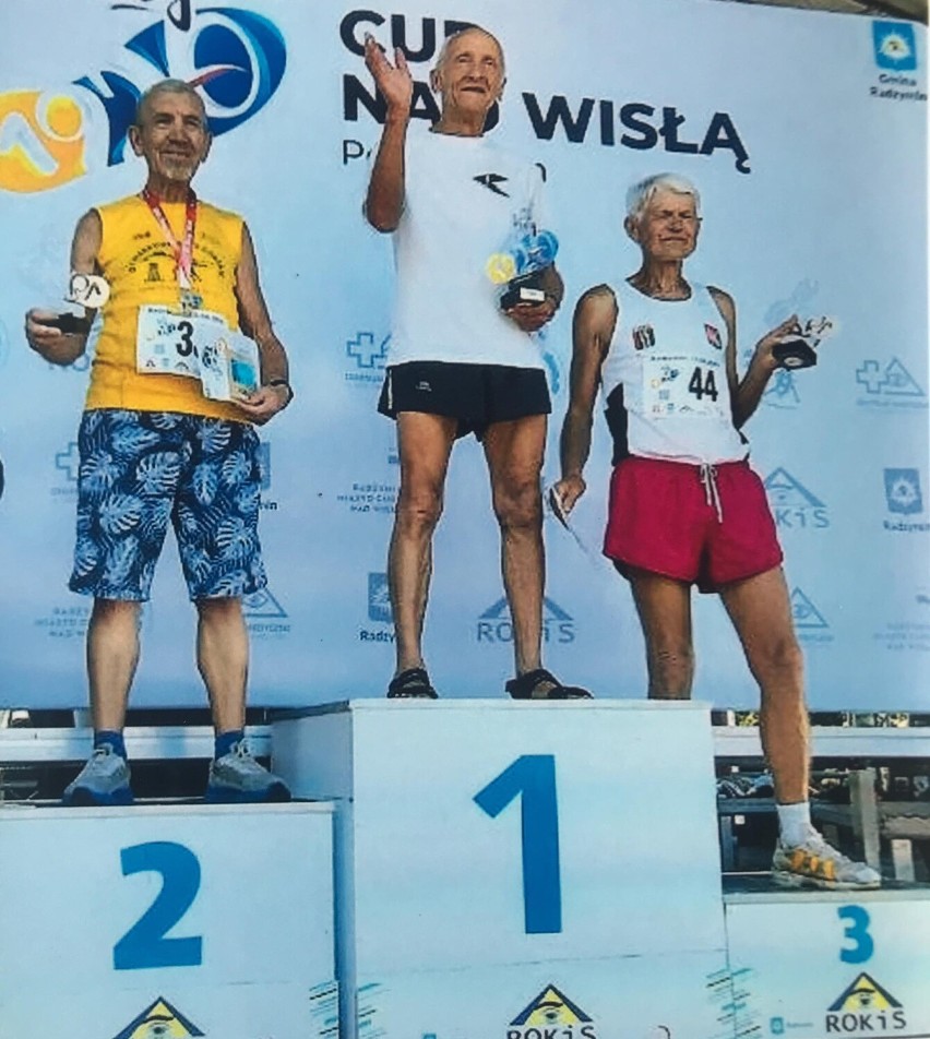 Kolejne osiągnięcia 77-letniego biegacza z Szamotuł! Wierny Lechita Stefan Dobak ze złotym i brązowym medalem 33. Mistrzostw Polski Masters