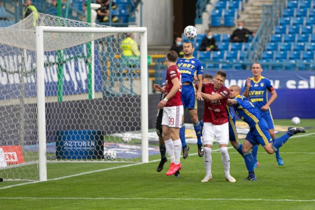 PKO BP Ekstraklasa. Wisła Kraków - Arka Gdynia (18.07.2020). Żółto-niebiescy zwycięsko pożegnali się z Ekstraklasą. Oceniamy piłkarzy żółto-niebieskich za spotkanie z Wisłą Kraków.