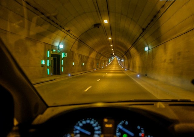 W tunelu pod Martwą Wisłą prowadzone będą prace serwisowe.