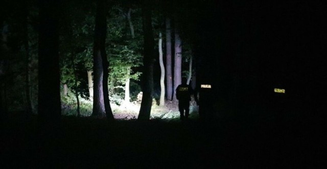 Mężczyzna po pomoc zadzwonił na policję. Lipnowscy mundurowi znaleźli zagubionego 44-latka.