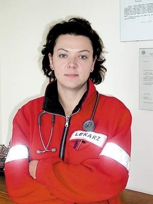 Marta Zdziechowicz jest lekarzem wyjazdowym częstochowskiego pogotowia ratunkowego. Z dwoma kolegami brała udział w ogólnopolskich zawodach ratownictwa medycznego.