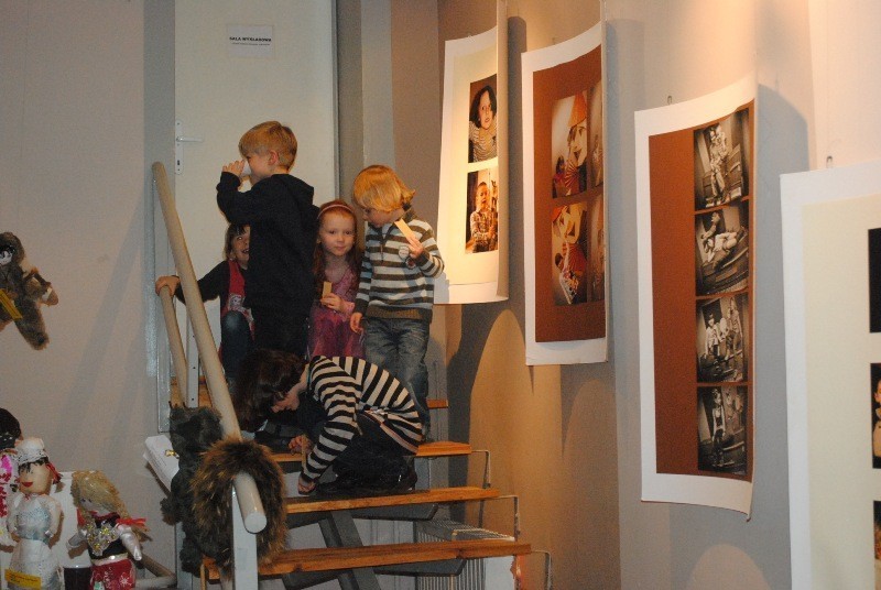 Czempiń: w centrum kultury otwarto wystawę zdjęć przedszkolaków z grupy &quot;Kangusie&quot;
