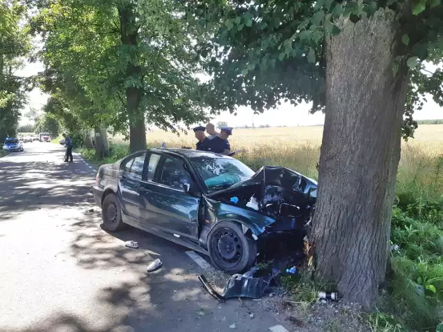 Podróżujący bmw z obrażeniami ciała trafili do szpitali w Iławie oraz Elblągu.