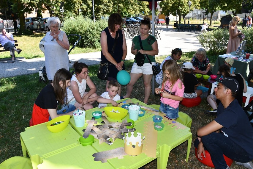 Tak bawili się mieszkańcy na letnim pikniku w Piotrkowie. Na finał zagrała Luxtorpeda ZDJĘCIA