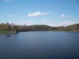 Malownicze Jezioro Złotnickie w Sudetach