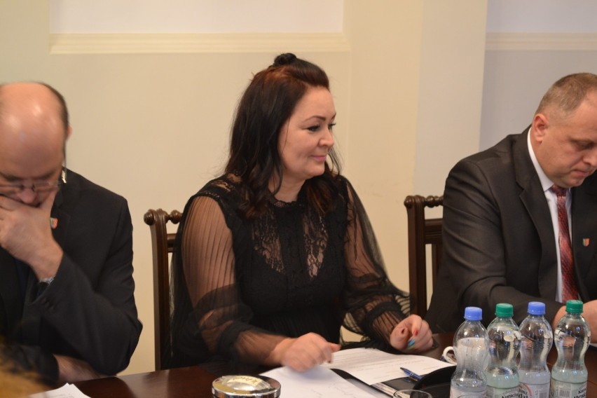 Nowa radna Rady Miejskiej w Lublińcu. Mariola Honisz złożyła ślubowanie, obejmując mandat po wiceburmistrz ZDJĘCIA