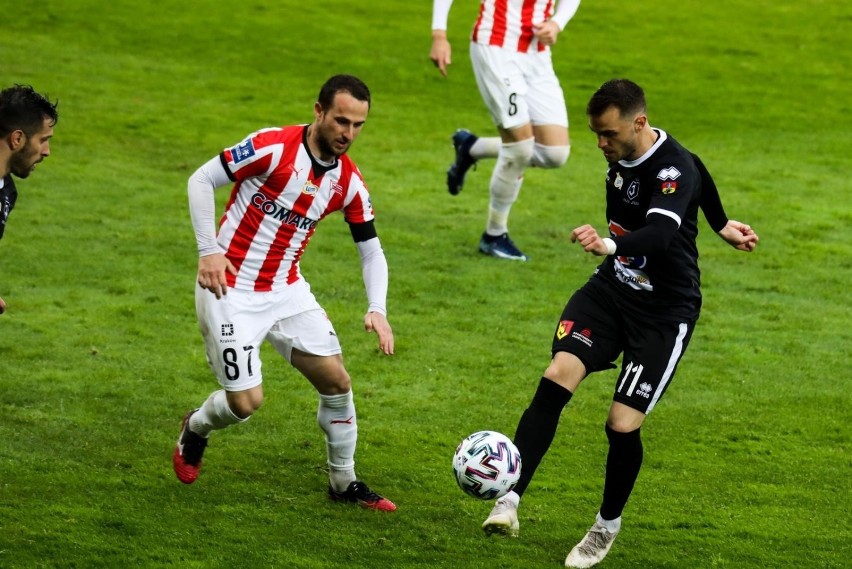 W Cracovii od sezonu 2016/2017 - 71 meczów, 1 gol. W tym...