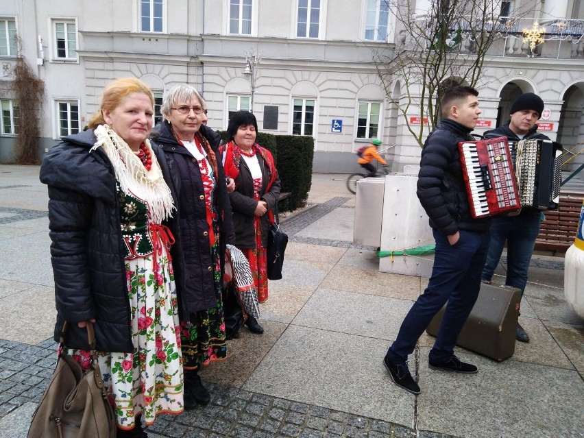 Artystyczne występy podczas jarmarku świątecznego w Kielcach [ZDJĘCIA, WIDEO] 
