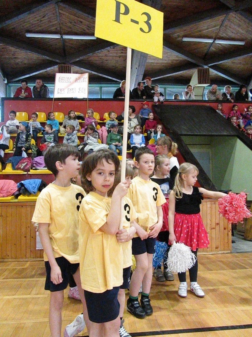 Prezentacja zespołów przed rozpoczęciem olimpiady.