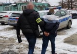 Łódź. Policjanci zatrzymali napastnika. W parku Piastowskim na Bałutach napadł na kobietę. Zrabował jej torbę i uciekł