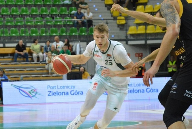 Koszykarze Enei Zastalu BC Zielona Góra przegrali w Toruniu z Twardymi Piernikami.