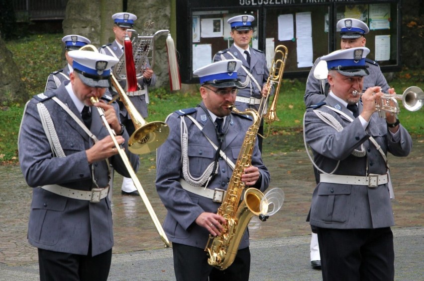 Orkiestra Komendy Wojewódzkiej Policji w Katowicach wystąpiła przed lubliniecką publicznością [FOTO]