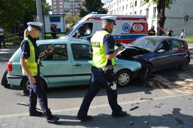 Wypadek na Próchnika w Piotrkowie. Zderzenie dwóch samochodów, 22 września 2020