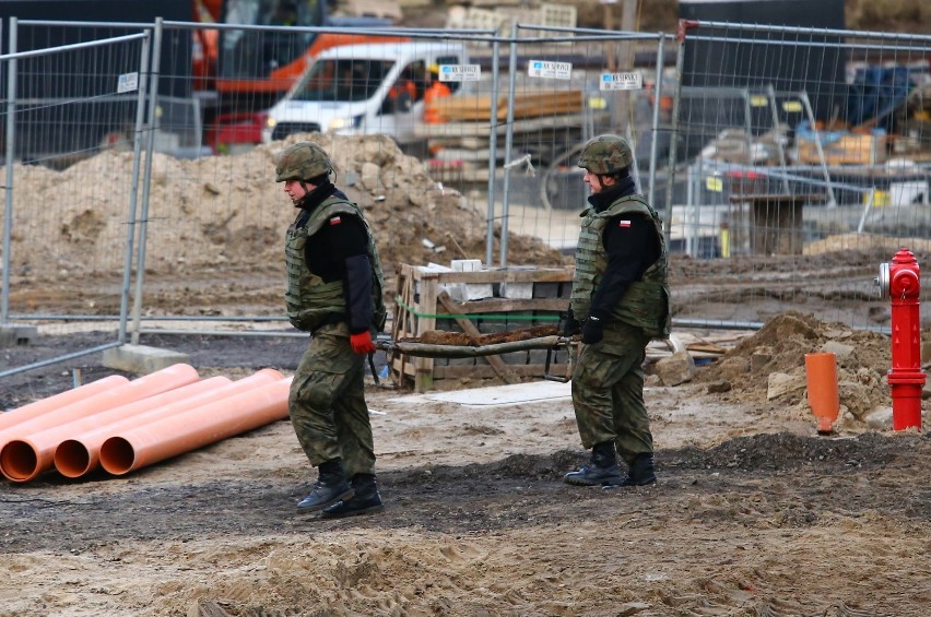 Przy Baszcie Białej w Gdańsku znaleziono niewybuchy. To granatniki przeciwpancerne i amunicję z czasów II wojny światowej [ZDJĘCIA]