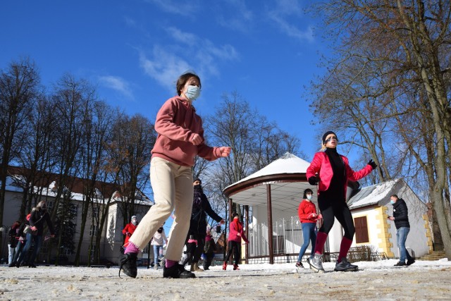 Nazywam się Miliard/One Billion Rising Szczecinek, czyli ubiegłoroczny taniec przeciw przemocy