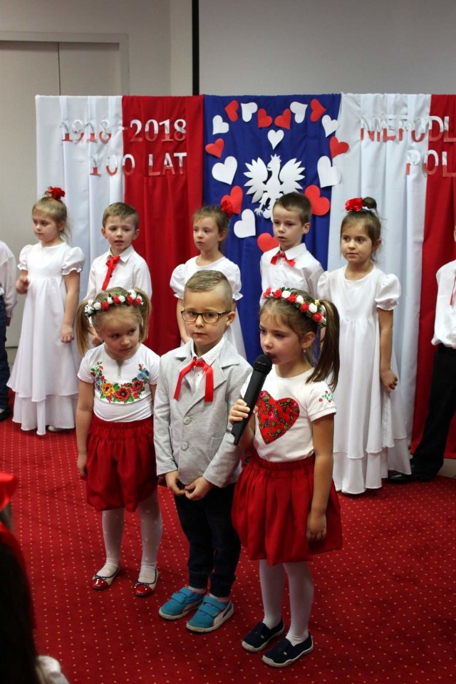 „Świętujemy razem Dzień Niepodległości” - akademia dla przedszkolaków w MBP w Radomsku