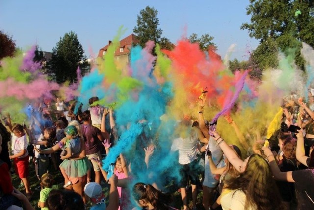 Festiwal kolorów przy Domu Kultury "Koźle"