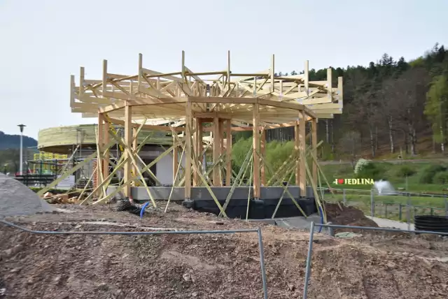 Trwa budowa Parku Wodnego w Jedlinie-Zdroju