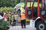 Poznań. Zderzenie dwóch tramwajów w Poznaniu przy rondzie Starołęka. W wypadku tramwajów rannych jest kilkadziesiąt osób [ZOBACZ WIDEO]