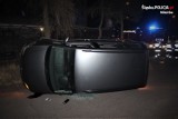 Samochód przewrócony na bok w Łaziskach Górnych. Co się stało?