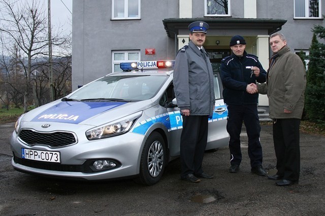 Dzięki wsparciu miasta, ustrońscy policjanci jeżdżą nowym radiowozem