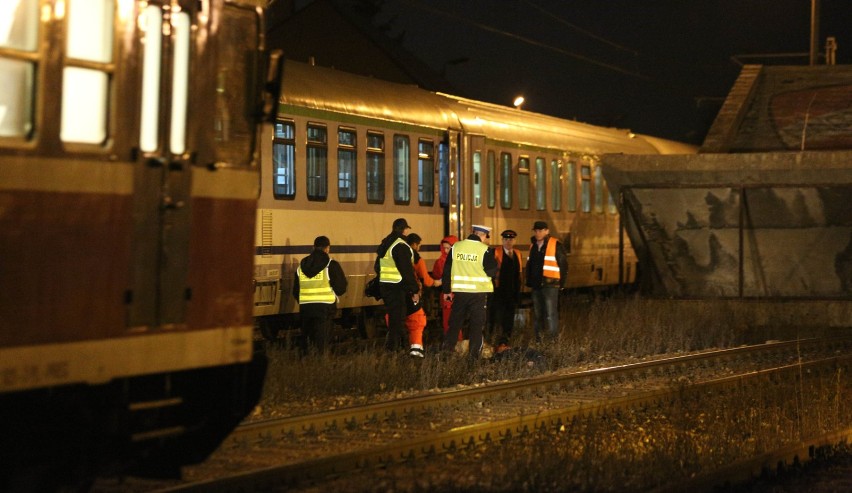 Do zderzenia doszło na przejeździe kolejowym w Sikorowie...