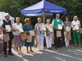 VIII Biesiada Seniorów „Choć jestem seniorem, to żyję z humorem”. Na scenie zaprezentowało się kilkanaście kapel i zespołów