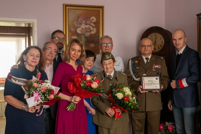100 urodziny świętowała w Kielcach Zofia Krechowicz pseudonim "Kalina", kombatantka Koła 4 Pułku Piechoty Legionów Armii Krajowe, sanitariuszka i łączniczka.
