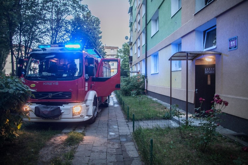 Pożar w bloku przy ul Ghandiego w Łodzi