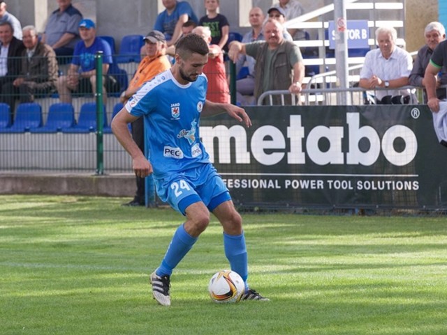 Rafał Gutowski w tym sezonie jest podstawowym graczem stargardzkiego drugoligowca.