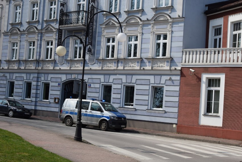 Interwencja policji na ul. Królewskiej w Wieluniu. Zgłoszono...