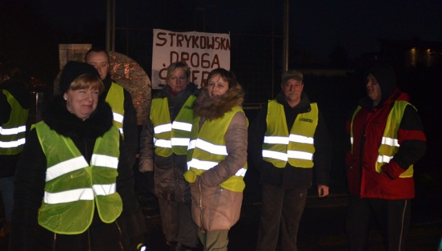 W piątek wieczorem kilkudziesięciu mieszkańców blokowało ul. Strykowską w Łodzi