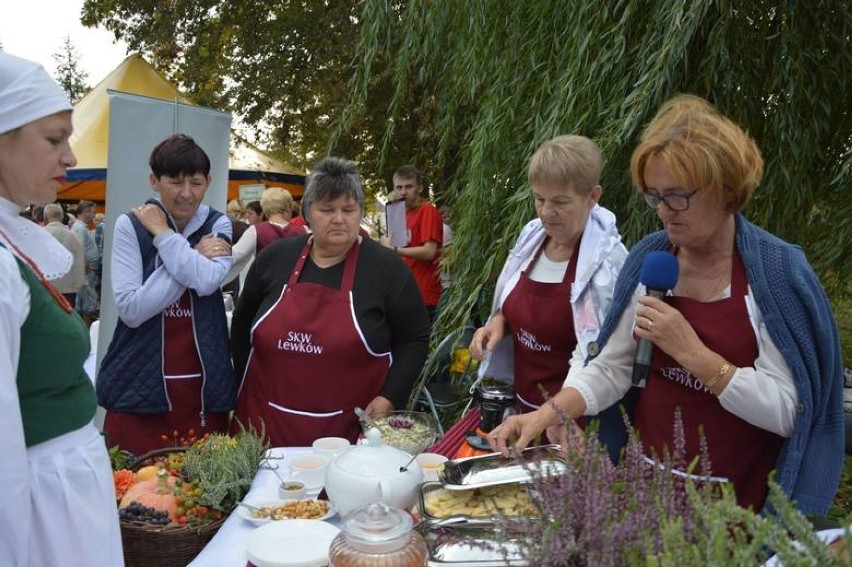 Przepis na kotlety ziemniaczane z wędzonym surowym boczkiem...