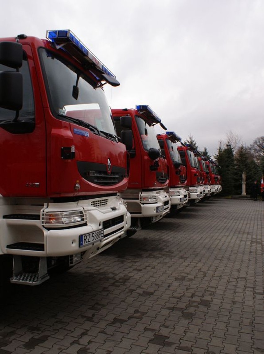 Nowe samochody dla rzeszowskich strażaków