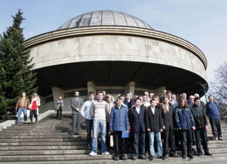 Uczestnicy 50. Ogólnopolskiej Astronomicznej Olimpiady w Planetarium Śląskim w Chorzowie.
