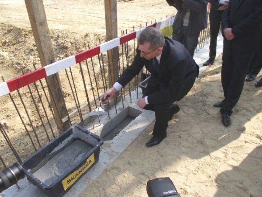 Urczystego wmurowania kamienia dokonał minister Krzysztof Kwiatkowski.