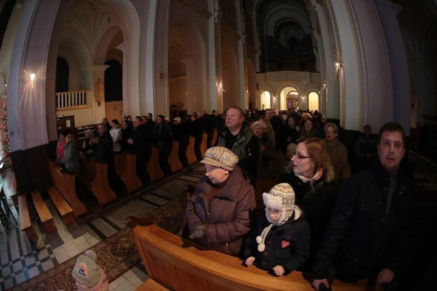 Trzebinia. Zespół Kolędanova wykonał popularne kolędy i pastorałki [ZDJĘCIA]