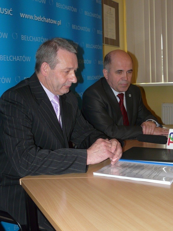 Prezes Sylwester Melon i prezydent Marek Chrzanowski w marcu 2010 roku wspólnie oznajmili o pozyskaniu dotacji na przebudowę bełchatowskich sieci wodno&#8211; kanalizacyjnych