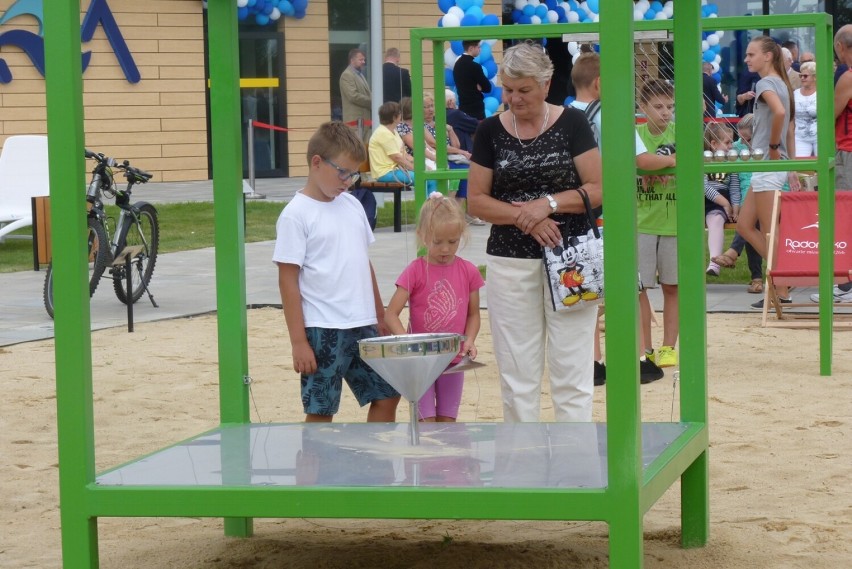 Aquara Radomsko. Otwarcie basenów ze wstęgą i darmowymi wejściami [ZDJĘCIA, FILM]