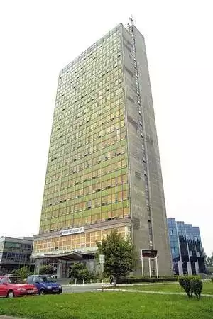 Budynek Wydziału Nauk o Ziemi jest najwyższy w mieście i jednym z największych w województwie.