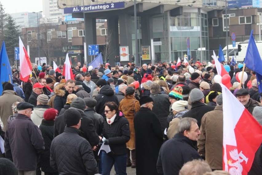 Manifestacja KOD w Katowicach 'Wolne Media" [ZDJĘCIA]