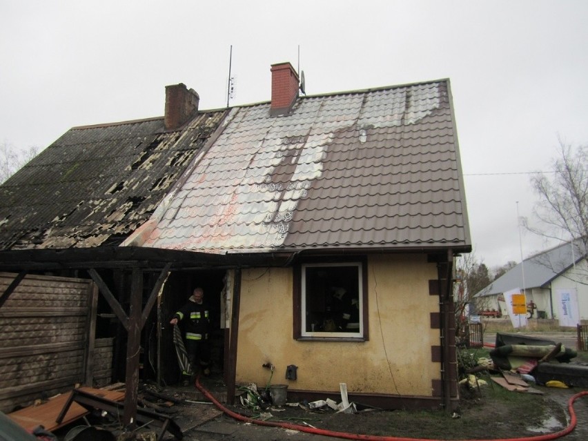 Tragedia w Duninowie. Spłonął dom dwurodzinny. Potrzebna pomoc