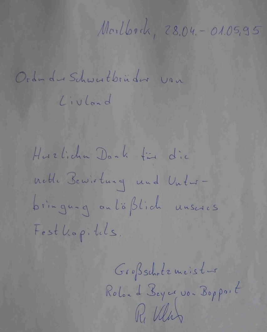 Malbork. Po Hotelu Zamek zostały wpisy w księdze pamiątkowej [ZDJĘCIA]. Loren, Malkovich, Kelly Family, Rodowicz i inni