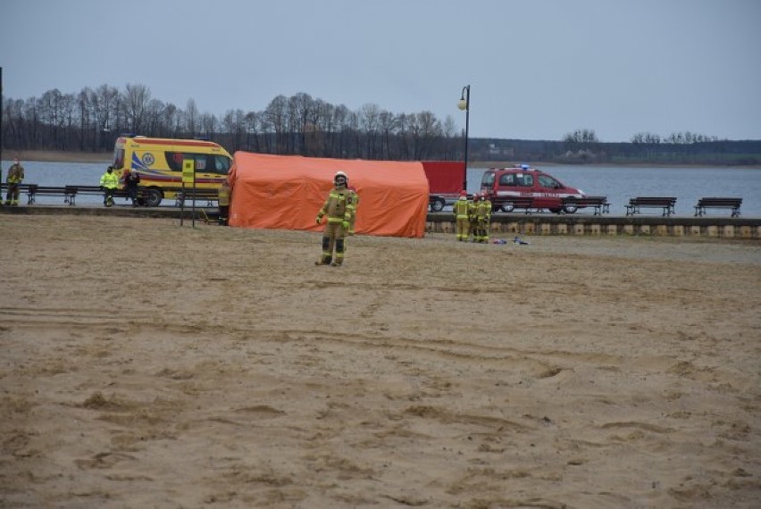 Skorzęcin: Nurek wyciągnięty z jeziora Niedzięgiel nie żyje - informację potwierdził oficer prasowy KPP Gniezno