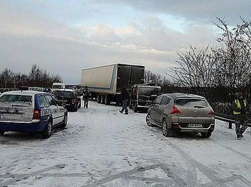 Wypadek w Dąbrowie Górniczej na drodze S1. Pięć osób rannych [ZDJĘCIA]