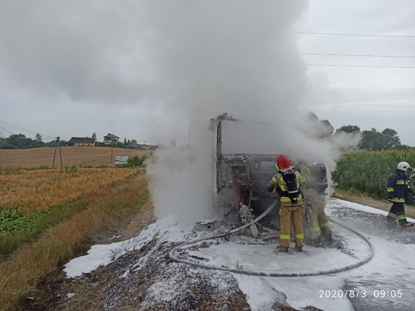 Pożar ciężarówki w Pokrzywnie pod Grudziądzem [zdjęcia]