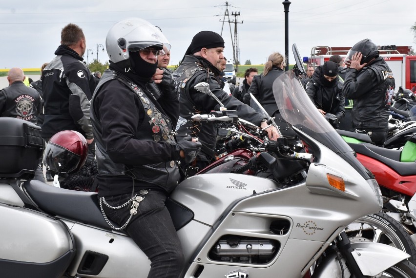 Sezon motocyklowy w Człuchowie rozpoczęty! MOTO Człuchów zorganizował paradę motocykli drogami powiatu ZDJĘCIA