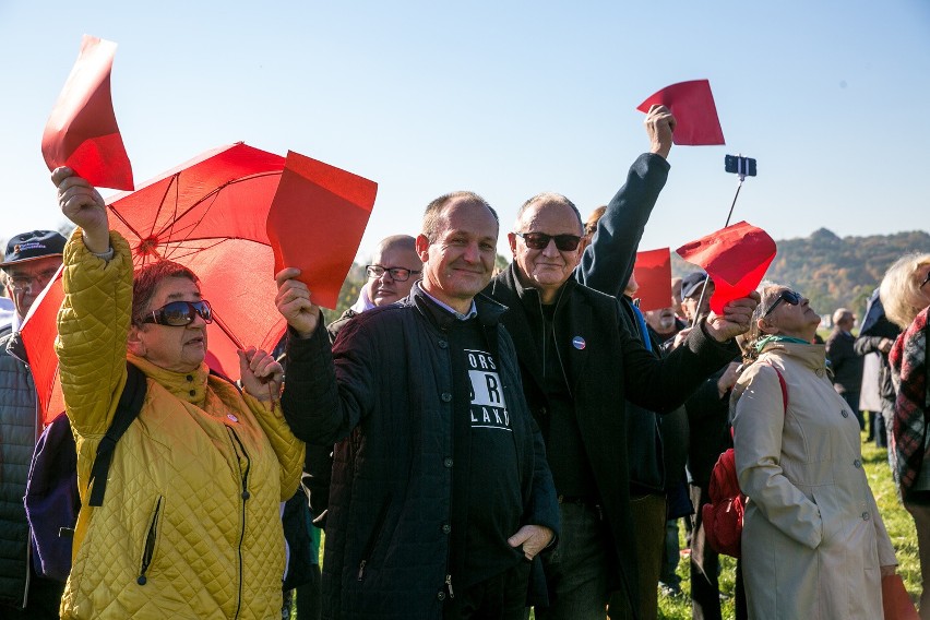 Kraków. Na Błoniach protest pod hasłem: Mamy dość! [ZDJĘCIA, WIDEO]