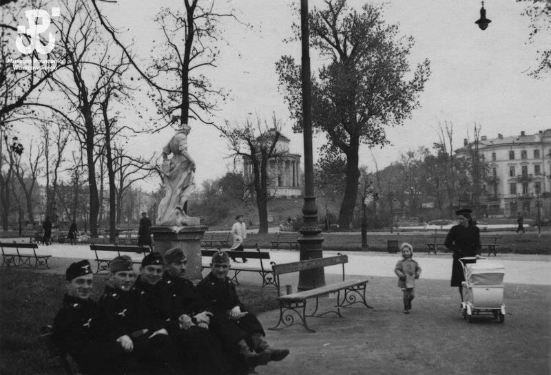 Zdjęcie niemieckie, 1940. Warszawa, okres okupacji...