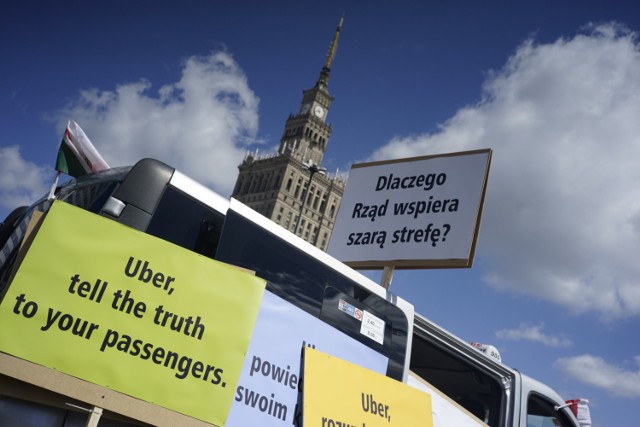 Uber będzie w pełni legalny. Taksówkarze wściekli: "mafijny układ"